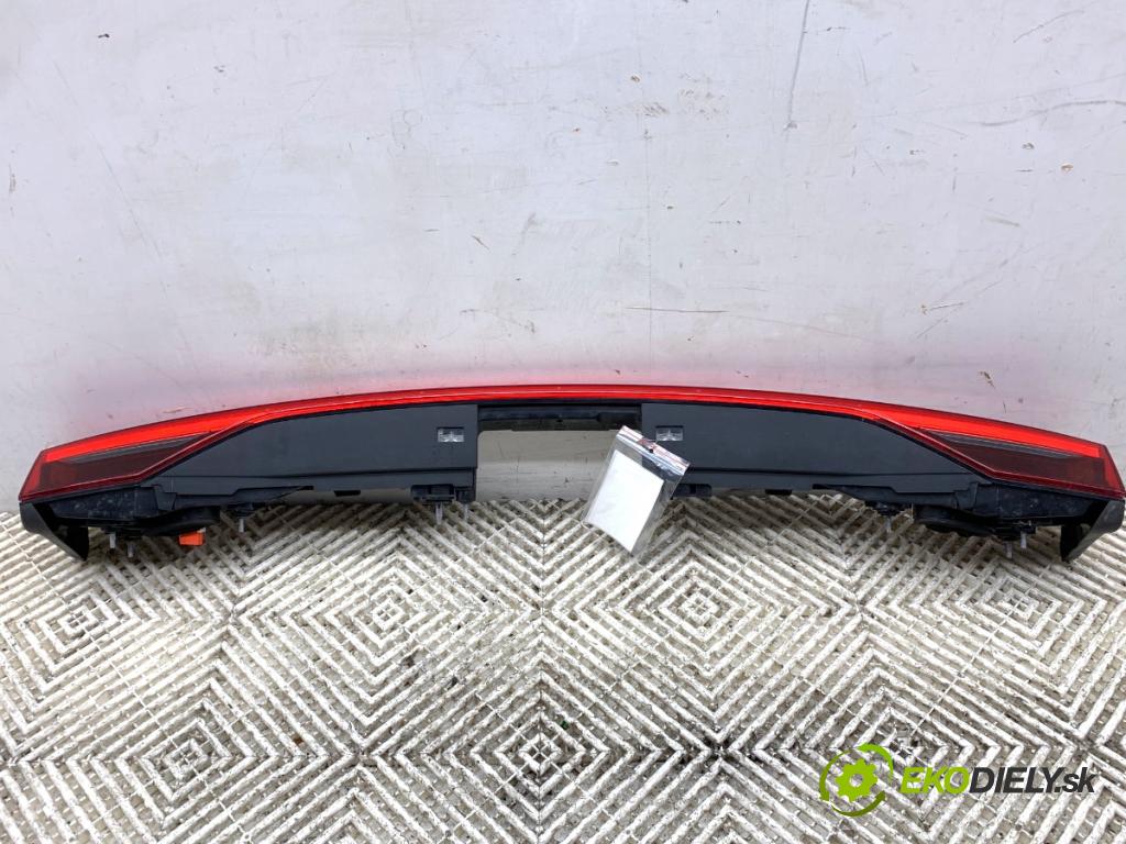 AUDI A7 C8 liftback 2023 195 kW 45 TFSI Mild Hybrid quattro 1984 světlo zadní část - čelo dveří zadní část 4K8945095B