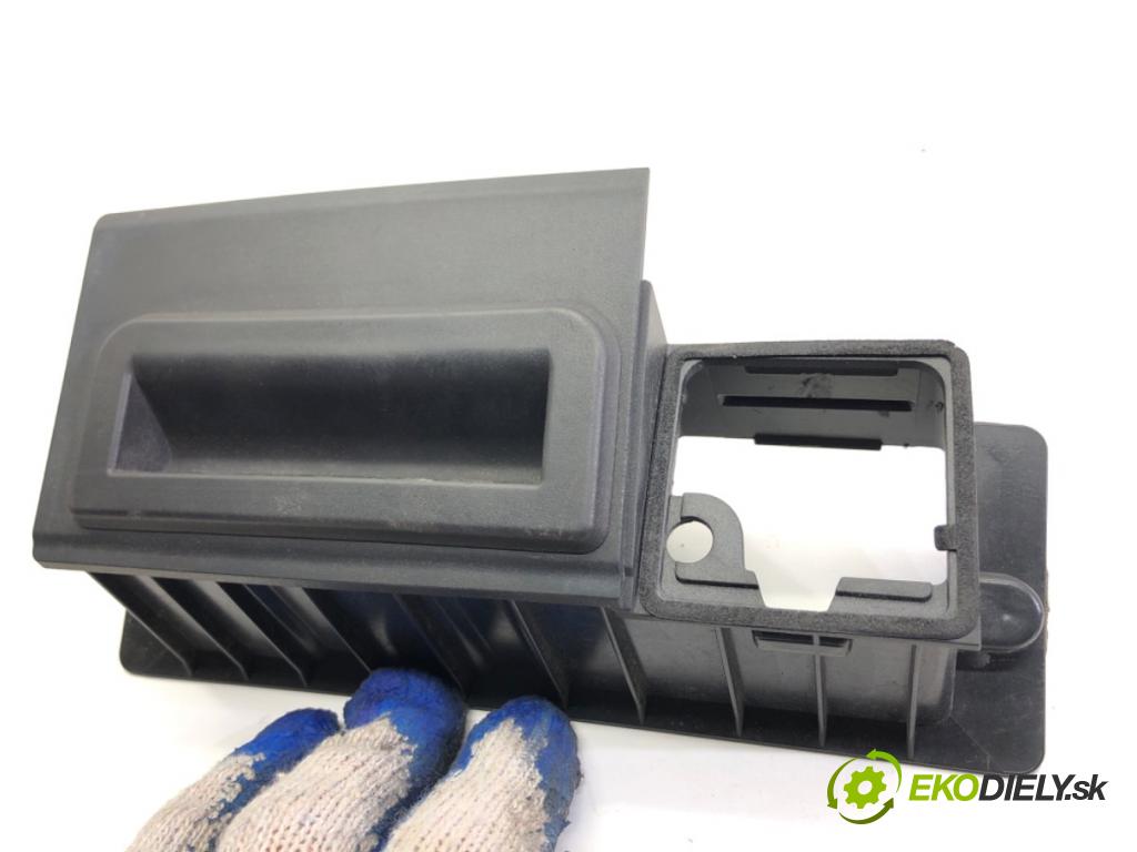 AUDI A7 C8 liftback 2023 195 kW 45 TFSI Mild Hybrid quattro 1984 Prepínač otvárania dverí 4K8827574 (Prepínacie páčky pod volantom)