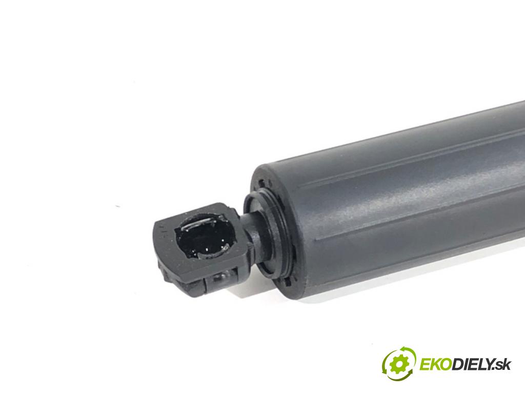 AUDI A7 C8 liftback 2023 195 kW 45 TFSI Mild Hybrid quattro 1984 Teleskop Teleskop 4K8827851K