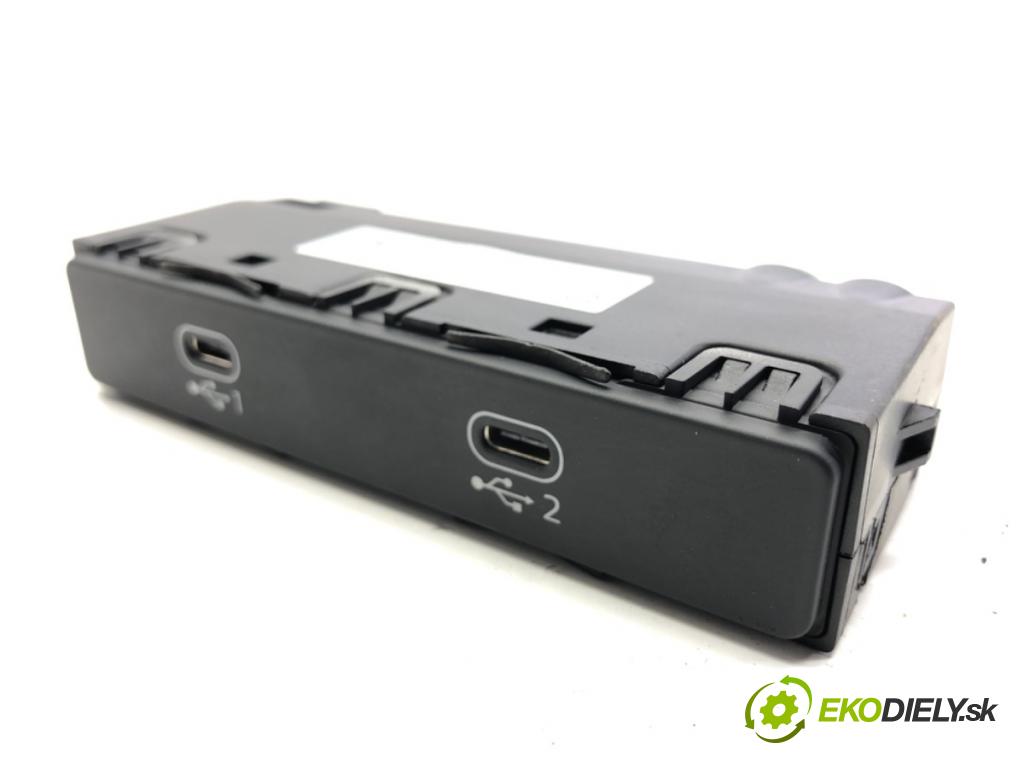 AUDI A7 C8 liftback 2023 195 kW 45 TFSI Mild Hybrid quattro 1984 HNÍZDO: USB 4N1035736