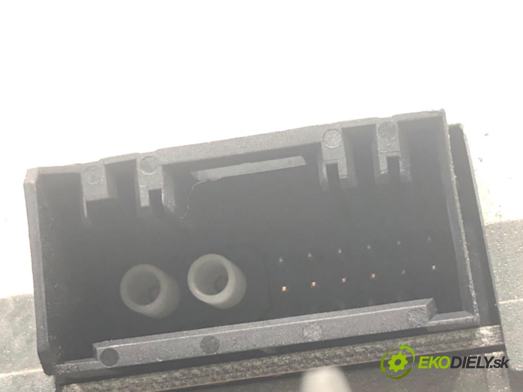 PEUGEOT 407 coupe 2008 155 kW 3.0 V6 2946 Dislpej 9661552380 (Prístrojová doska)