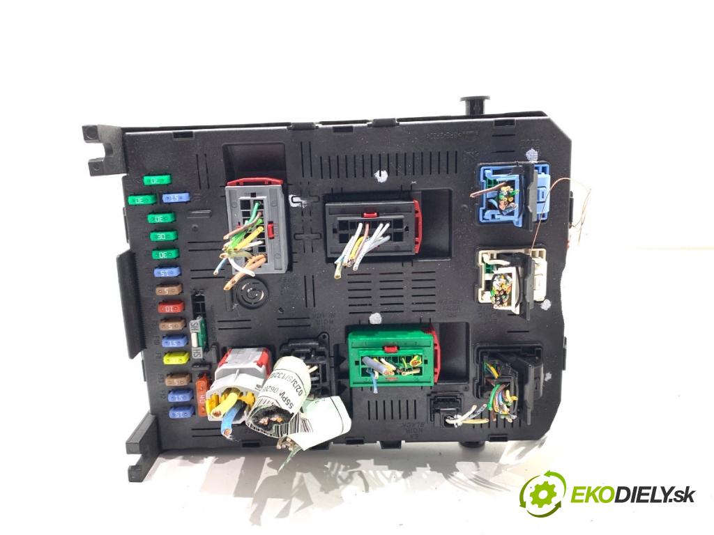 PEUGEOT 407 coupe 2008 155 kW 3.0 V6 2946 modul BSI 9661940180 (Pojistková skříňka)