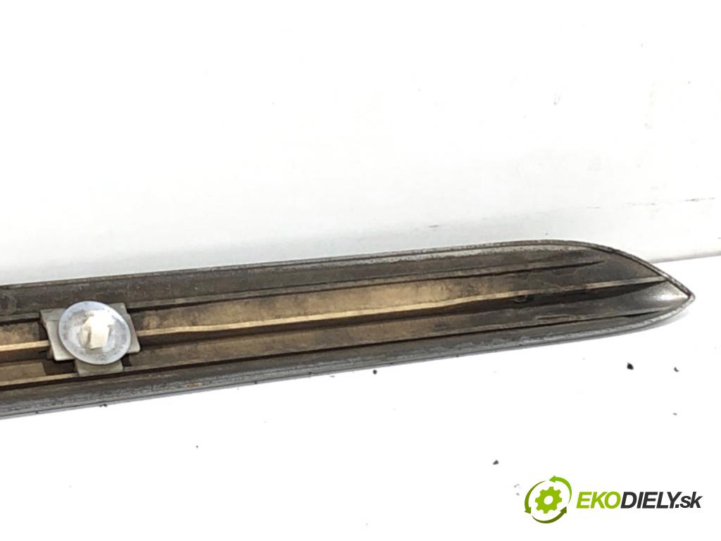 PEUGEOT 407 coupe 2008 155 kW 3.0 V6 2946 Lišta Dvere pravy predný 9651367177