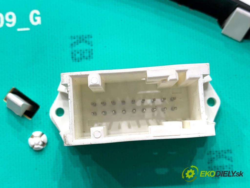 PEUGEOT 407 coupe 2008 155 kW 3.0 V6 2946 Prístrojovka 9654814980 (Prístrojová doska)