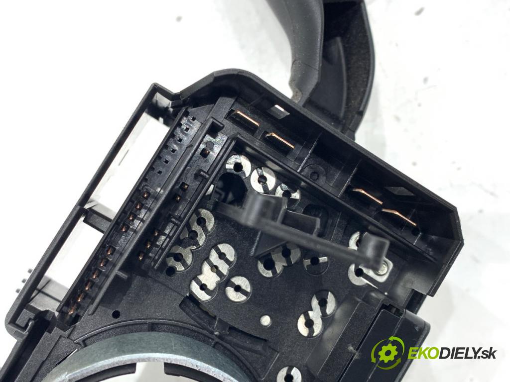 SKODA ROOMSTER nadwozie wielkoprzestrzenne (MPV) 2008 63 kW 1.4 1390 Prepínač kombinovaný 7H0953503BL (Prepínacie páčky pod volantom)