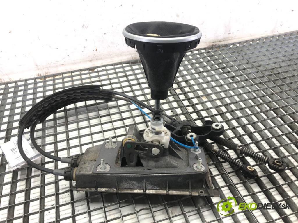 SKODA ROOMSTER nadwozie wielkoprzestrzenne (MPV) 2008 63 kW 1.4 1390 Kulisa 6Q0711061E (Rýchlostná páka (kulisa))