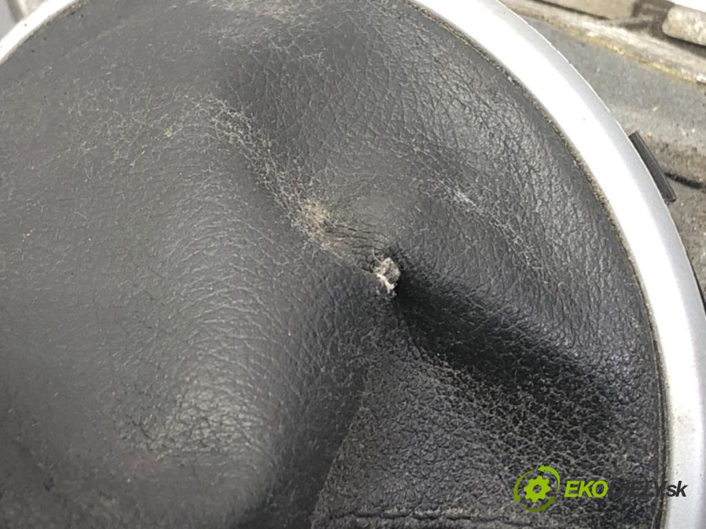 SKODA ROOMSTER nadwozie wielkoprzestrzenne (MPV) 2008 63 kW 1.4 1390 Kulisa 6Q0711061E (Rýchlostná páka (kulisa))