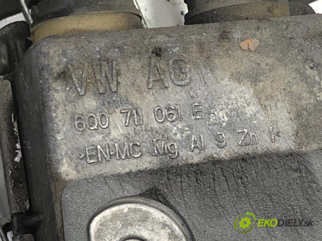 SKODA ROOMSTER nadwozie wielkoprzestrzenne (MPV) 2008 63 kW 1.4 1390 Kulisa 6Q0711061E (Rýchlostná páka (kulisa))