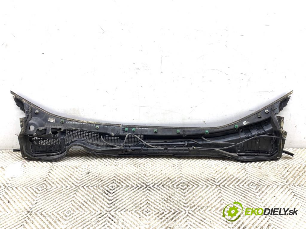 HONDA CR-V III SUV 2008 103 kW 2.2 i-CTDi 4WD (RE6) 2204 Torpédo, plast pod čelné okno  (Torpédo (plast pod čelným sklom))