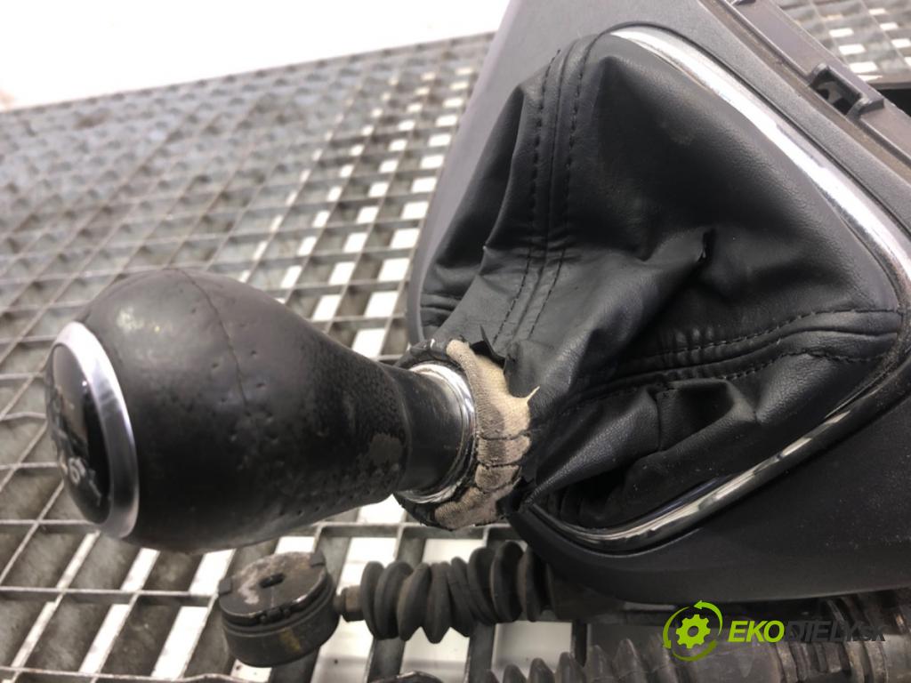 HONDA CR-V III SUV 2008 103 kW 2.2 i-CTDi 4WD (RE6) 2204 Kulisa 54000-SWW-G021M1 (Rýchlostná páka (kulisa))