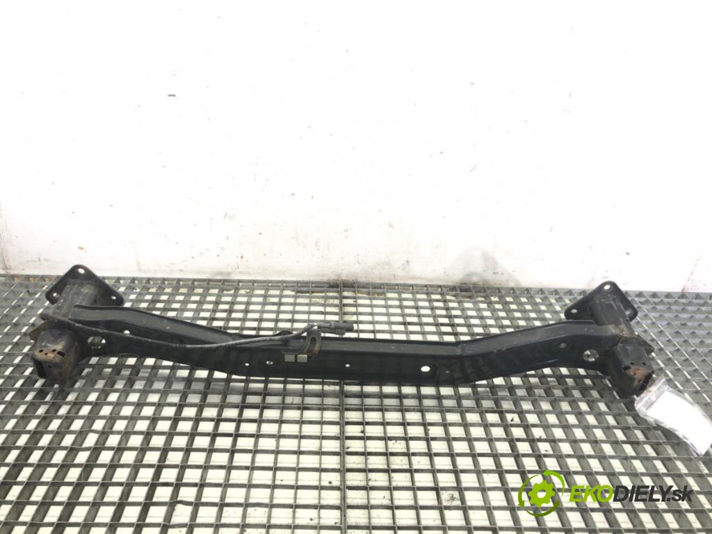 HONDA CR-V III SUV 2008 103 kW 2.2 i-CTDi 4WD (RE6) 2204 výztuha nárazníka přední část  (Přední výztuha)