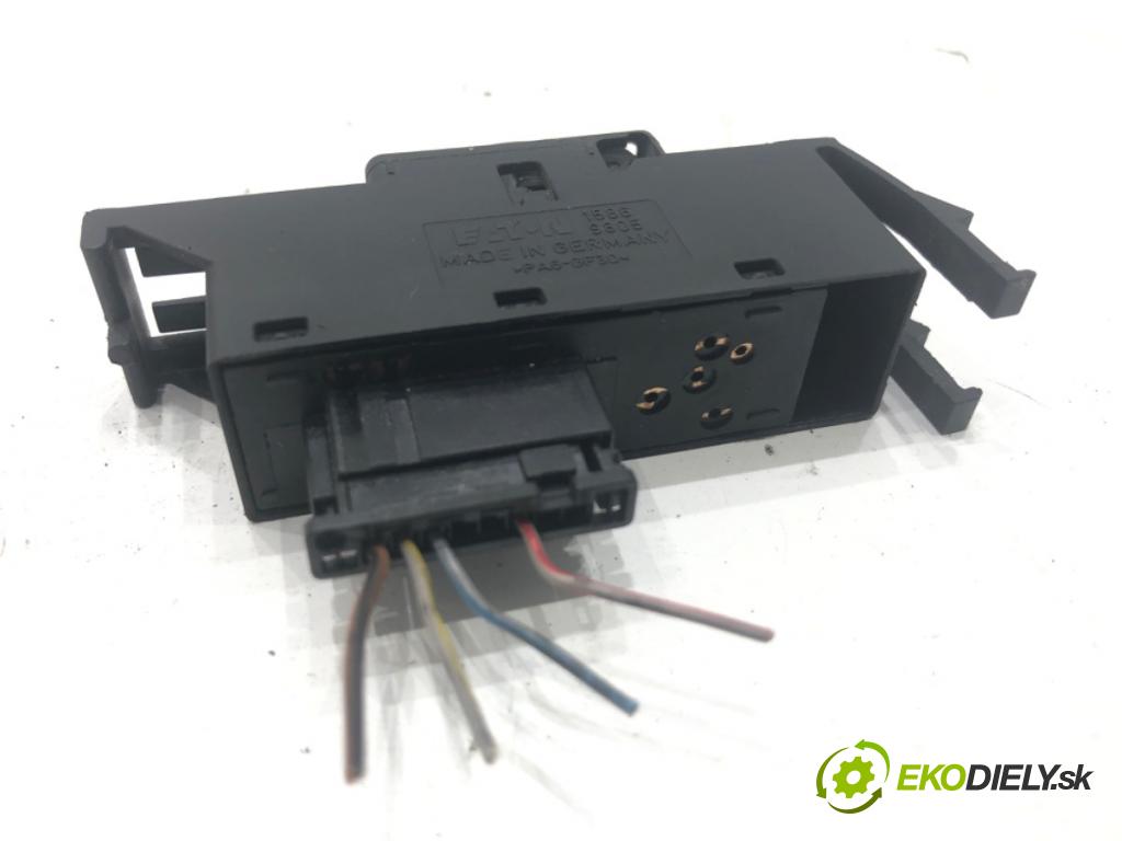 BMW E46 sedan 2002 85 kW 316 i 1596 Prepínač okien 6902176 6902177 (Prepínacie páčky pod volantom)