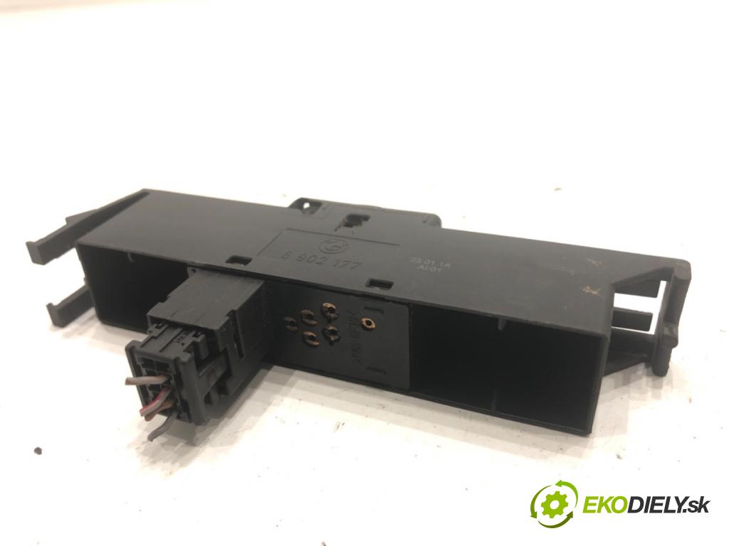 BMW E46 sedan 2002 85 kW 316 i 1596 Prepínač okien 6902176 6902177 (Prepínacie páčky pod volantom)