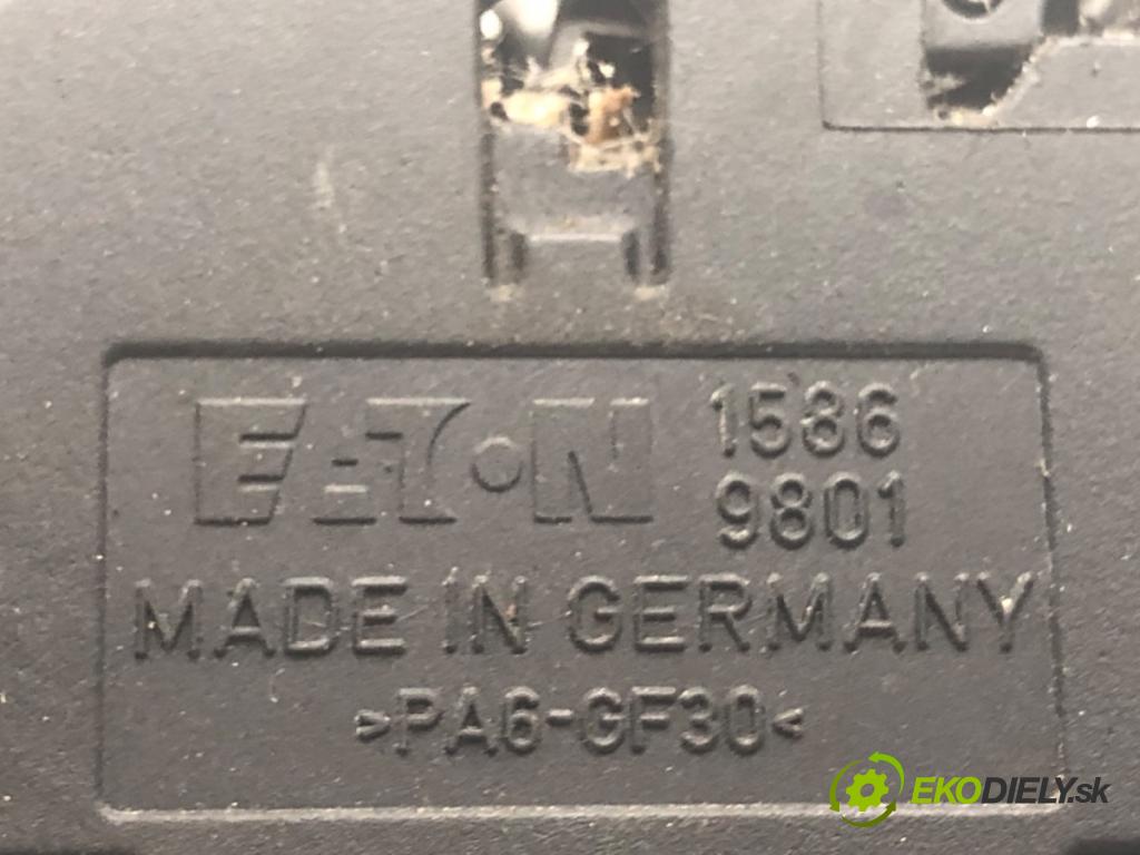 BMW E46 sedan 2002 85 kW 316 i 1596 Prepínač okien 6902176 6902177 (Prepínacie páčky pod volantom)