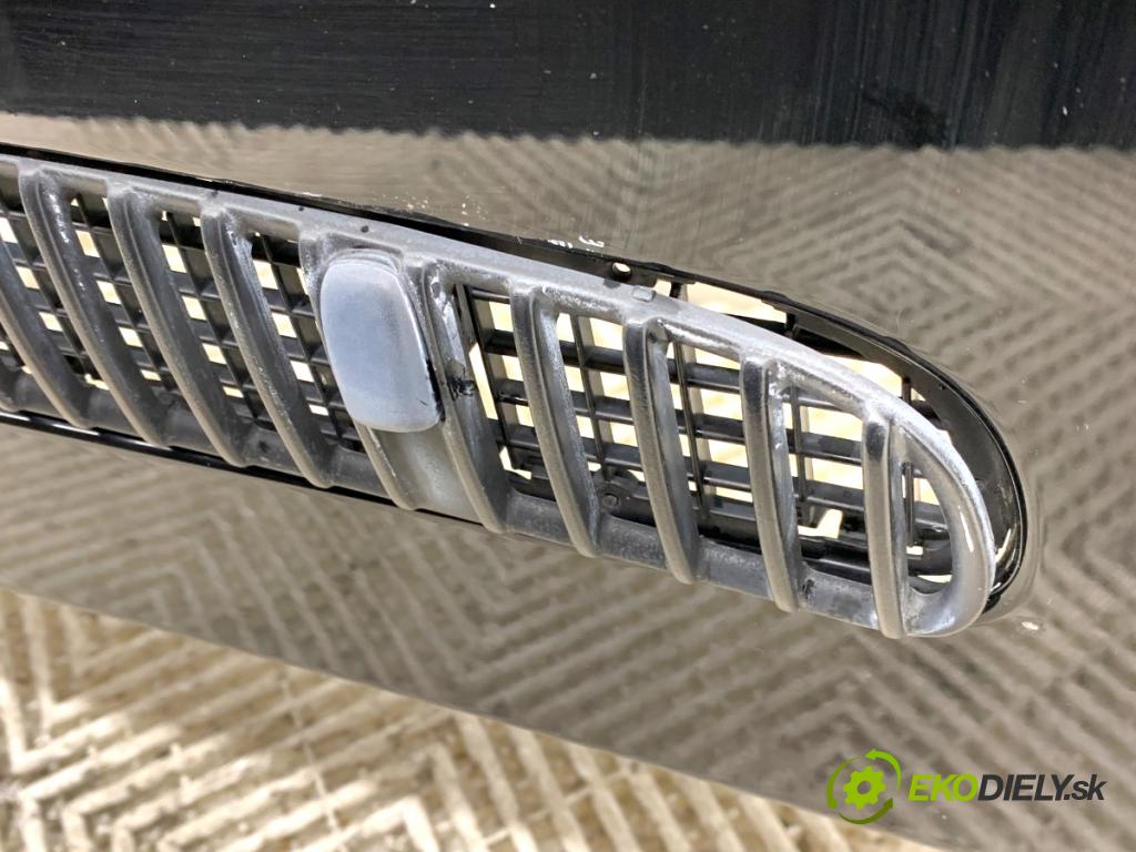 BMW E46 sedan 2002 85 kW 316 i 1596 kapota  (Kapota)