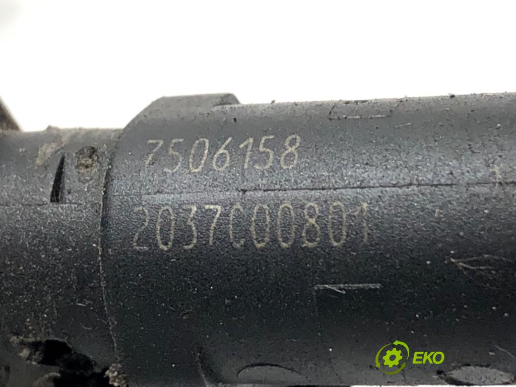 BMW E46 sedan 2002 85 kW 316 i 1596 Lišta vstrekovacia 7506158 (Vstrekovacia lišta)