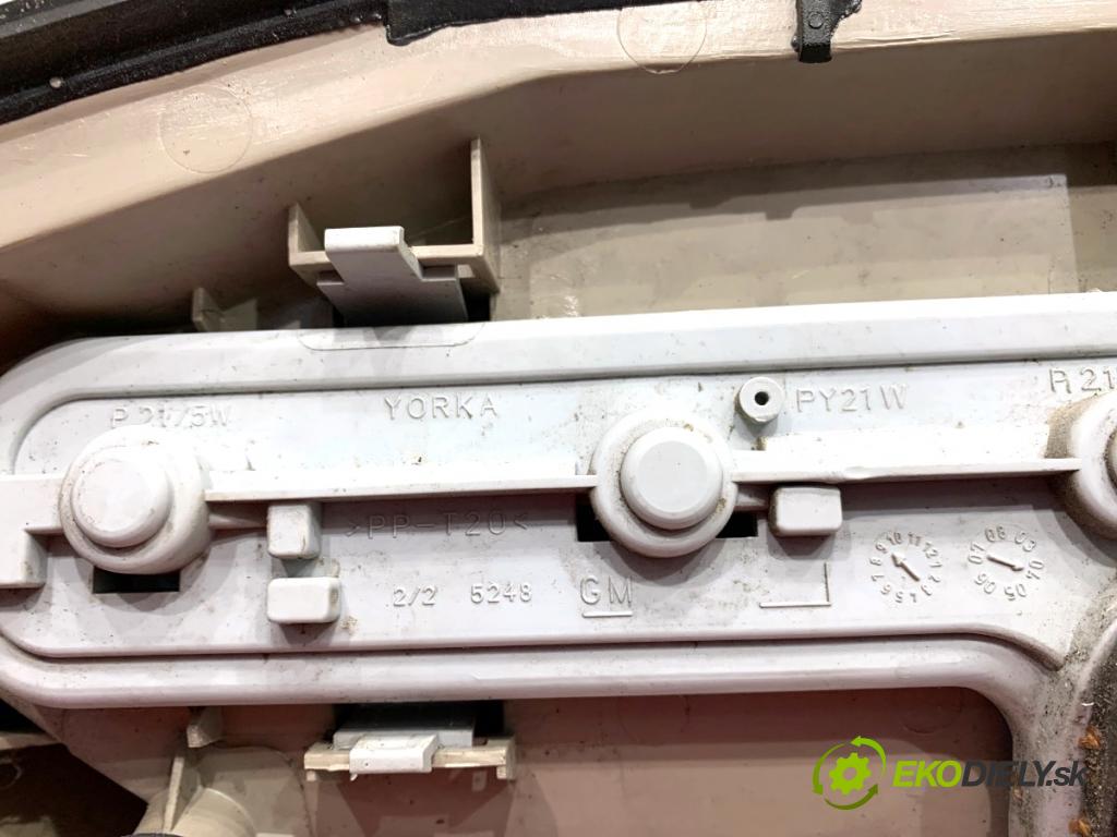 OPEL ZAFIRA A nadwozie wielkoprzestrzenne (MPV) 2004 74 kW 1.6 16V (F75) 1598 světlo levý zadní část