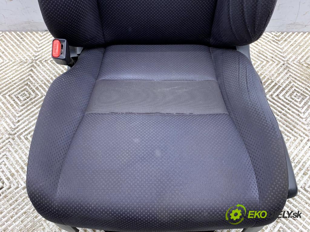 HONDA CR-V III SUV 2008 103 kW 2.2 i-CTDi 4WD (RE6) 2204 sedadlo levý přední část