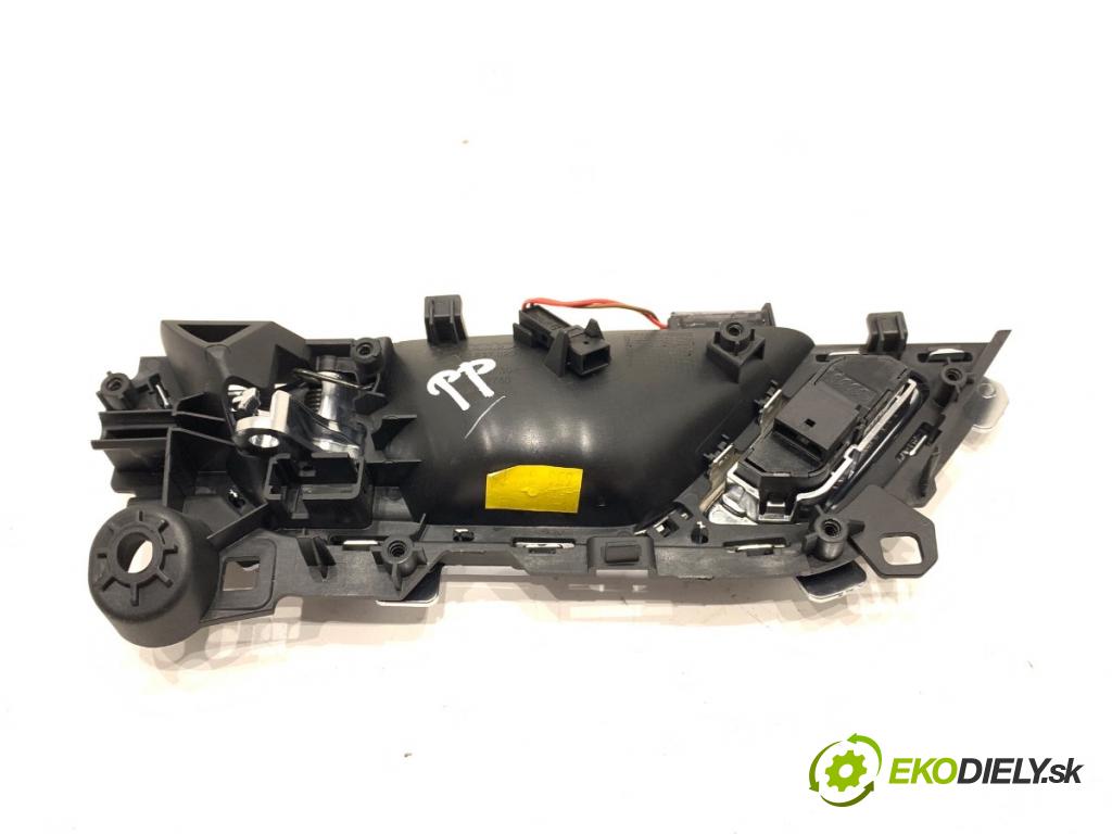 AUDI A7 C8 liftback 2023 195 kW 45 TFSI Mild Hybrid quattro 1984 klika vnitřní pravý přední část 4K0837020A