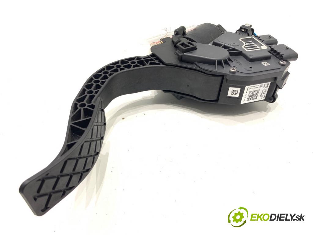 AUDI A7 C8 liftback 2023 195 kW 45 TFSI Mild Hybrid quattro 1984 Potenciometer plynu 4M1723523E (Potenciometer plynového pedálu)