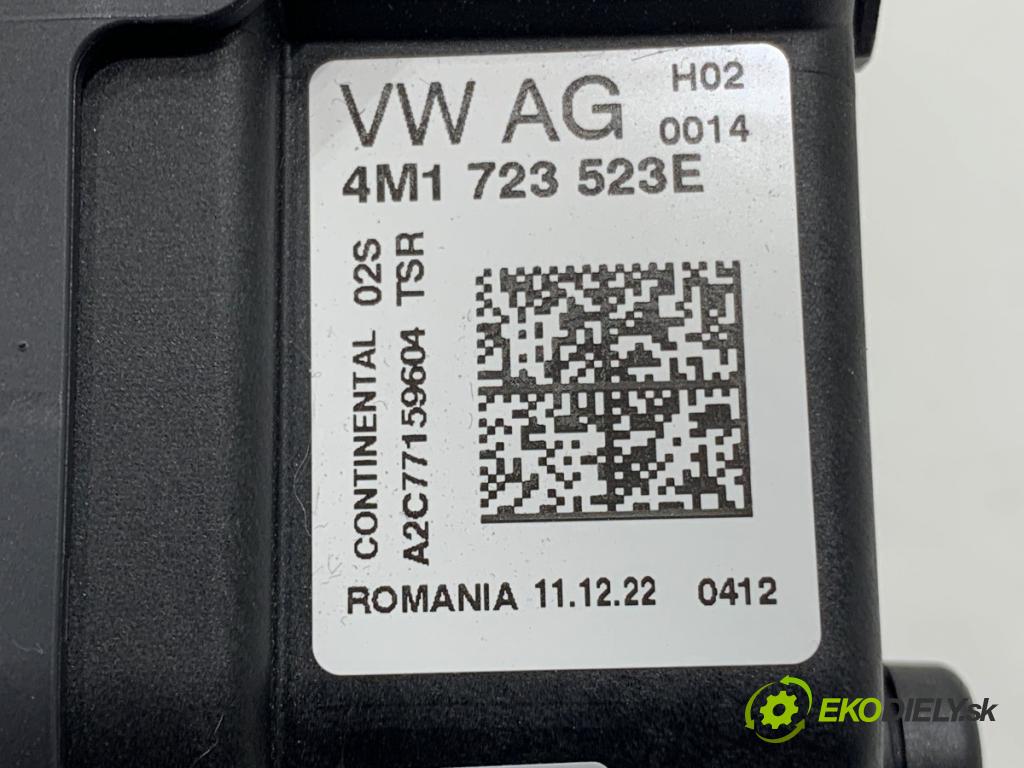 AUDI A7 C8 liftback 2023 195 kW 45 TFSI Mild Hybrid quattro 1984 Potenciometer plynu 4M1723523E (Potenciometer plynového pedálu)