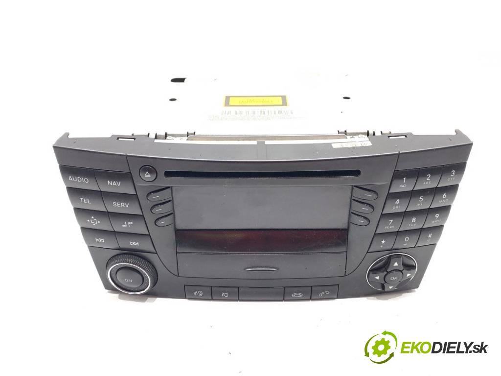 MERCEDES-BENZ S211 Kombi 2004 150 kW E 320 T CDI (211.226) 3222 RADIO A2118275142 (Audio zariadenie)