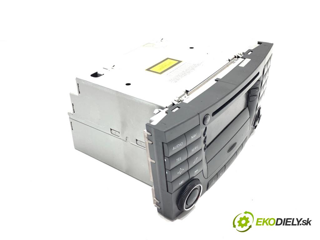 MERCEDES-BENZ S211 Kombi 2004 150 kW E 320 T CDI (211.226) 3222 RADIO A2118275142 (Audio zariadenie)