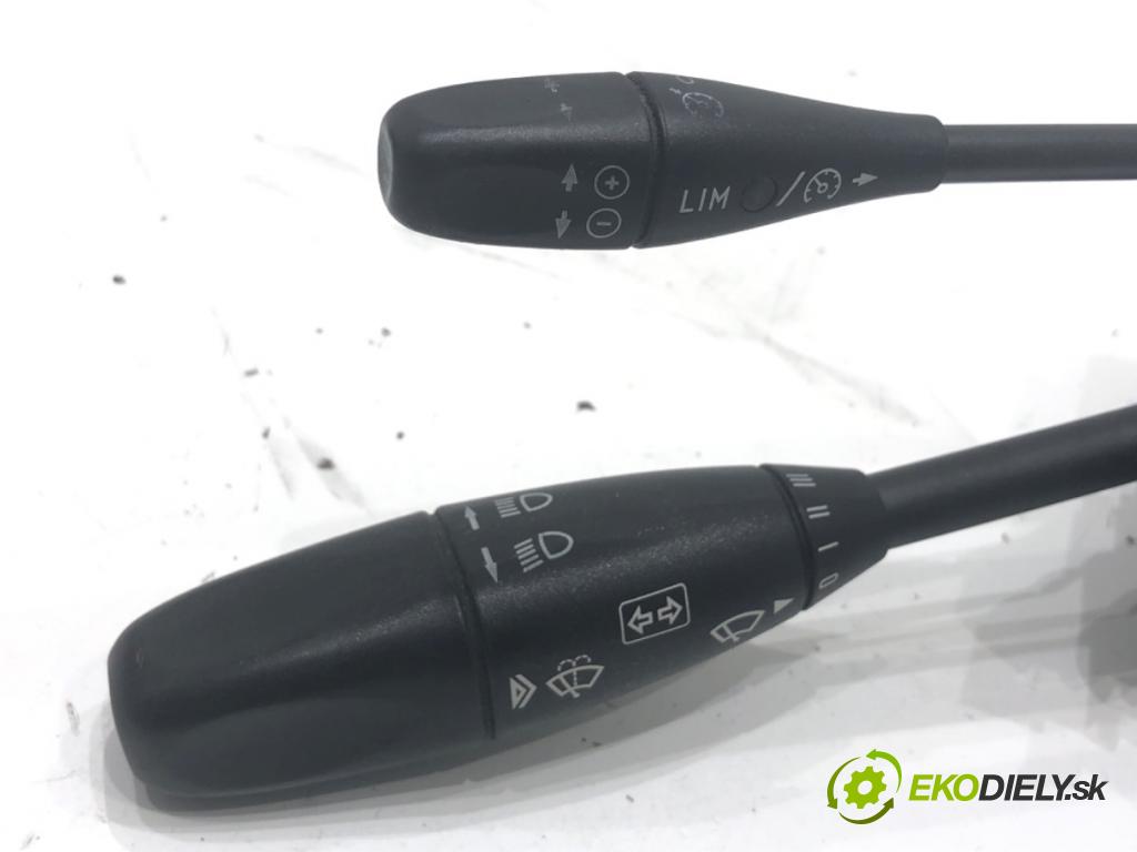 MERCEDES-BENZ S211 Kombi 2004 150 kW E 320 T CDI (211.226) 3222 Prepínač kombinovaný A1715402245 (Prepínacie páčky pod volantom)