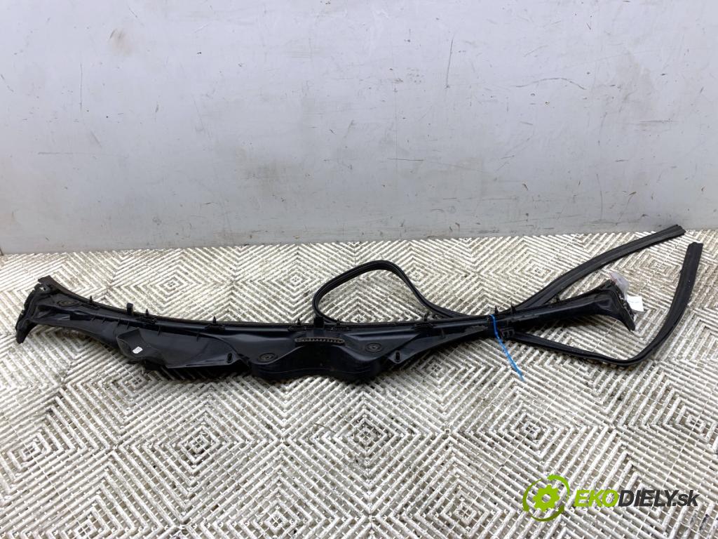 MERCEDES-BENZ S211 Kombi 2004 150 kW E 320 T CDI (211.226) 3222 Torpédo, plast pod čelné okno A2118300013 (Torpédo (plast pod čelným sklom))