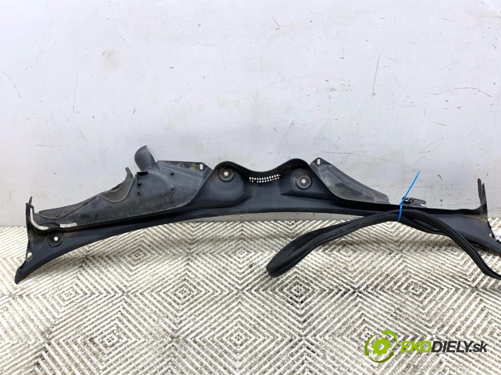 MERCEDES-BENZ S211 Kombi 2004 150 kW E 320 T CDI (211.226) 3222 Torpédo, plast pod čelné okno A2118300013 (Torpédo (plast pod čelným sklom))