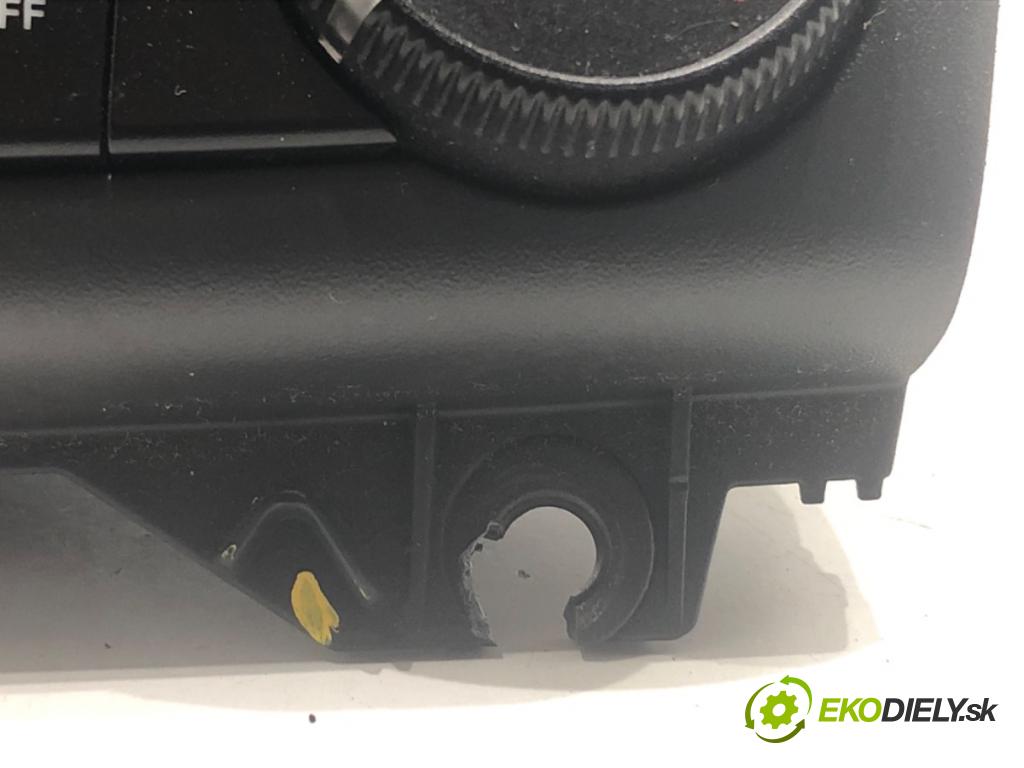 MERCEDES-BENZ S211 Kombi 2004 150 kW E 320 T CDI (211.226) 3222 Panel ovládania kúrenia 2118300090 (Prepínacie páčky pod volantom)