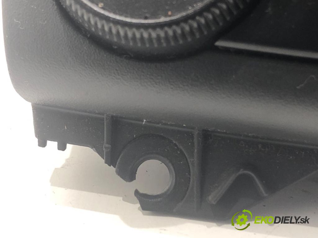 MERCEDES-BENZ S211 Kombi 2004 150 kW E 320 T CDI (211.226) 3222 Panel ovládania kúrenia 2118300090 (Prepínacie páčky pod volantom)