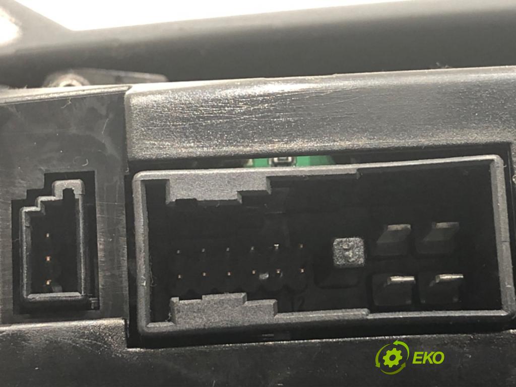 MERCEDES-BENZ S211 Kombi 2004 150 kW E 320 T CDI (211.226) 3222 Panel ovládania kúrenia 2118300090 (Prepínacie páčky pod volantom)