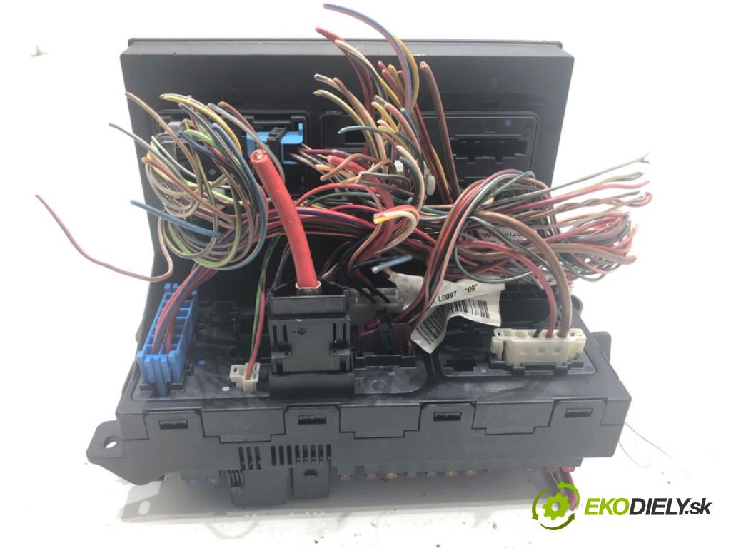 MERCEDES-BENZ S211 Kombi 2004 150 kW E 320 T CDI (211.226) 3222 modul BSI 2115453901 (Pojistková skříňka)