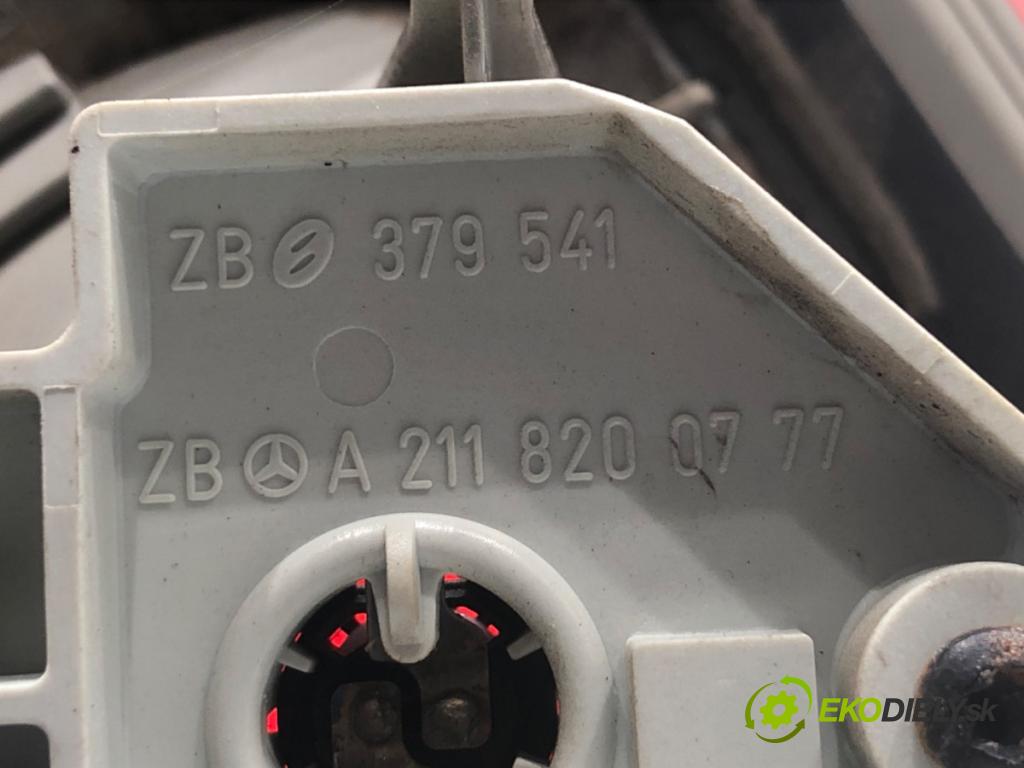 MERCEDES-BENZ S211 Kombi 2004 150 kW E 320 T CDI (211.226) 3222 světlo zadní část levá strana vnitřní A2118201364 (Klika dveří ostatní)