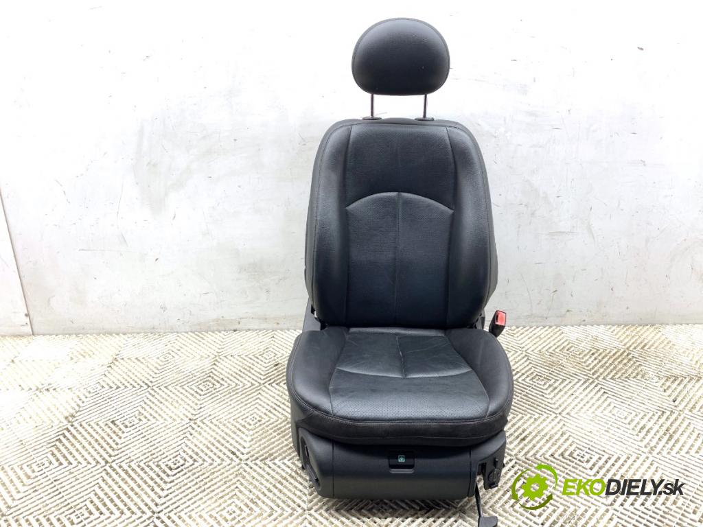 MERCEDES-BENZ S211 Kombi 2004 150 kW E 320 T CDI (211.226) 3222 sedadlo pravý přední část 