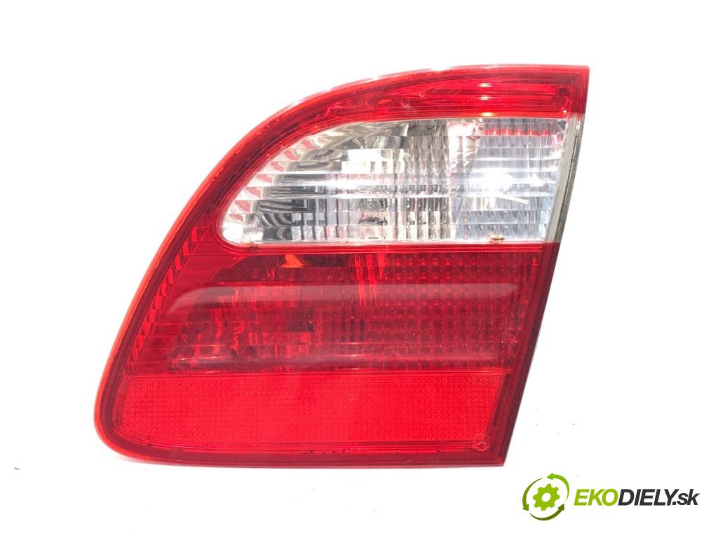 MERCEDES-BENZ S211 Kombi 2004 150 kW E 320 T CDI (211.226) 3222 světlo zadní část pravá vnitřní A2118201464 (Klika dveří ostatní)