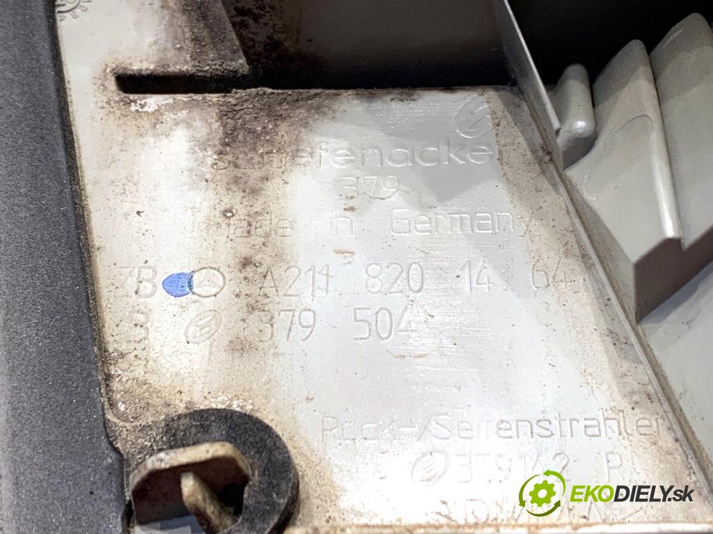 MERCEDES-BENZ S211 Kombi 2004 150 kW E 320 T CDI (211.226) 3222 světlo zadní část pravá vnitřní A2118201464 (Klika dveří ostatní)
