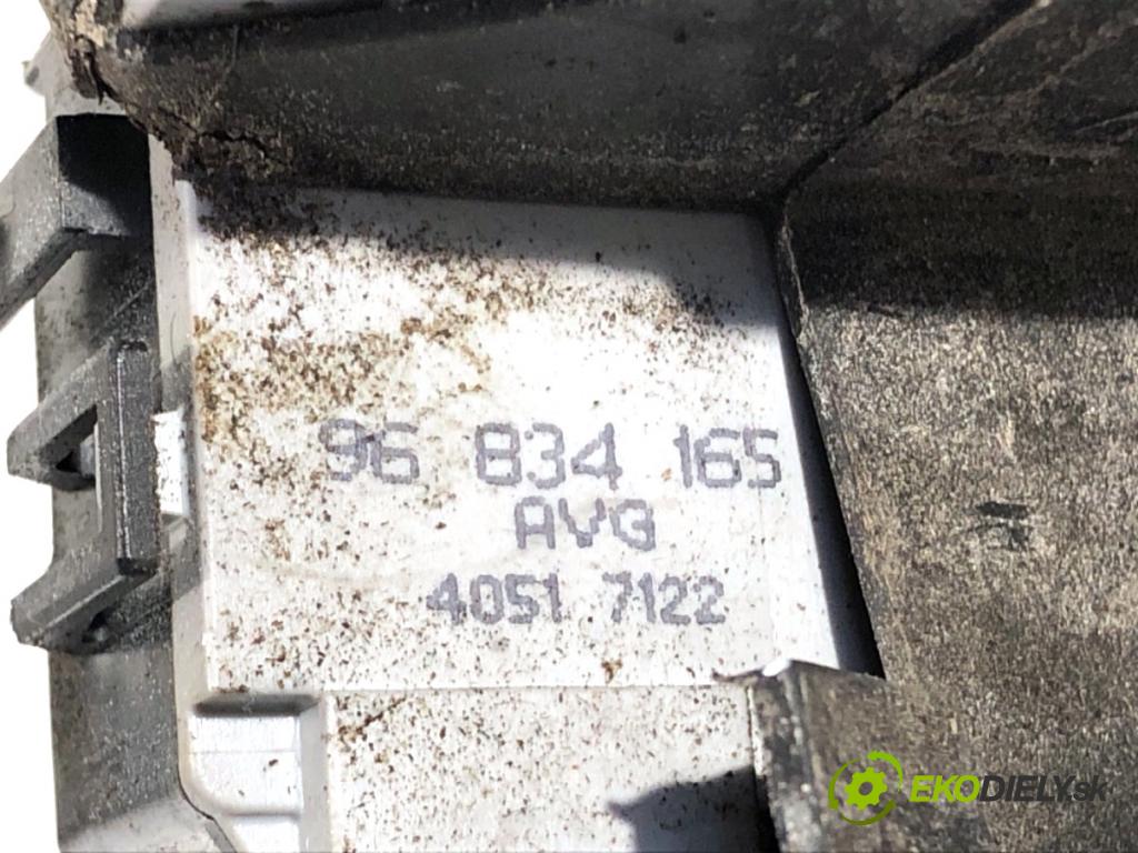 CITROEN C4 I liftback 2008 80 kW 1.6 16V 1587 zámok dveře levý přední část 96834165