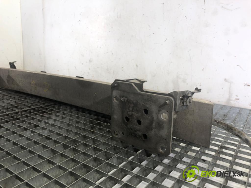 CITROEN C4 I liftback 2008 80 kW 1.6 16V 1587 výztuha nárazníka přední část  (Přední výztuha)