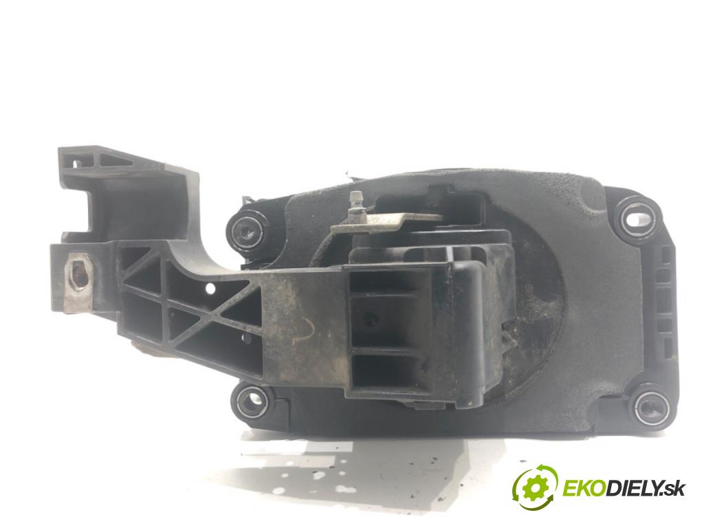 FORD USA MUSTANG VI coupe 2016 224 kW 3.7 V6 3726 Kulisa  (Rýchlostná páka (kulisa))