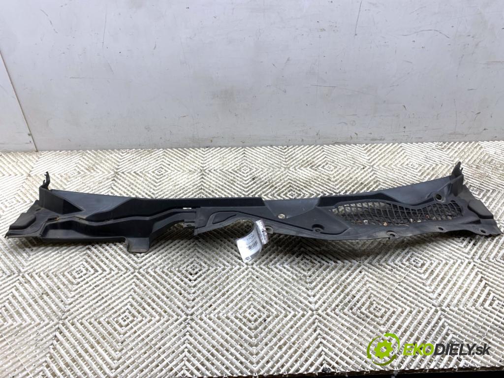 FORD USA MUSTANG VI coupe 2016 224 kW 3.7 V6 3726 Torpédo, plast pod čelné okno FR3B-63018A15 (Torpédo (plast pod čelným sklom))