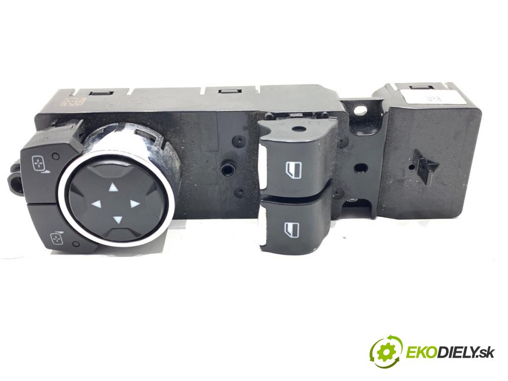 FORD USA MUSTANG VI coupe 2016 224 kW 3.7 V6 3726 Prepínač okien FR3T-14540-ADW (Prepínacie páčky pod volantom)