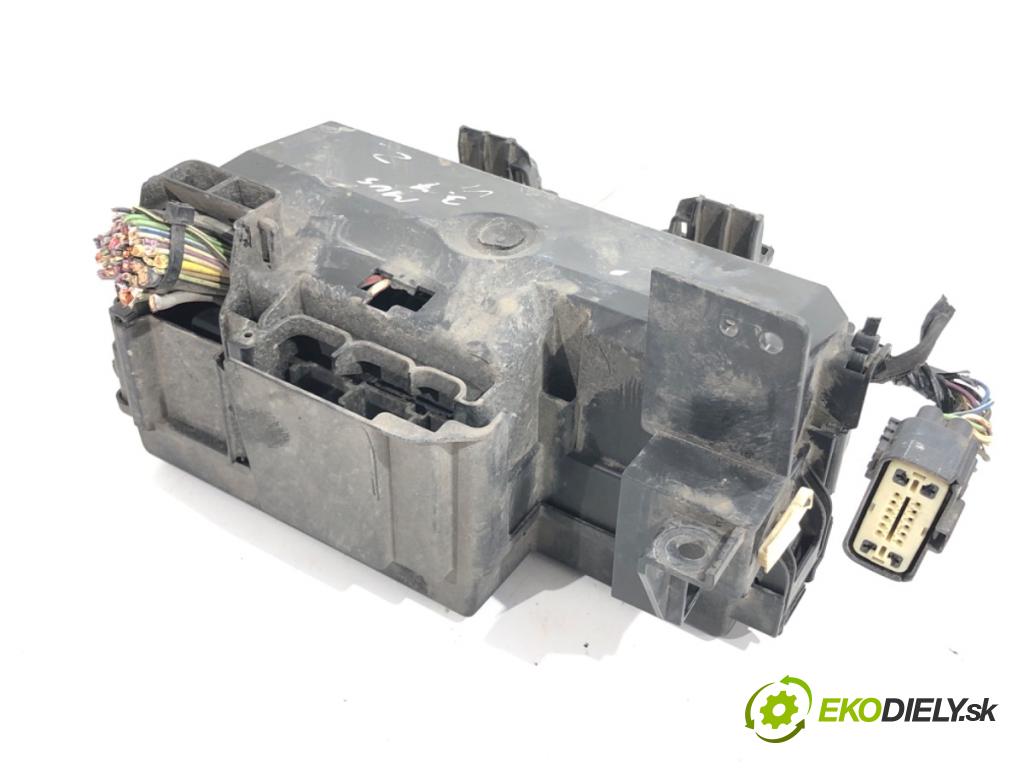 FORD USA MUSTANG VI coupe 2016 224 kW 3.7 V6 3726 skříňka poistková  (Pojistková skříňka)