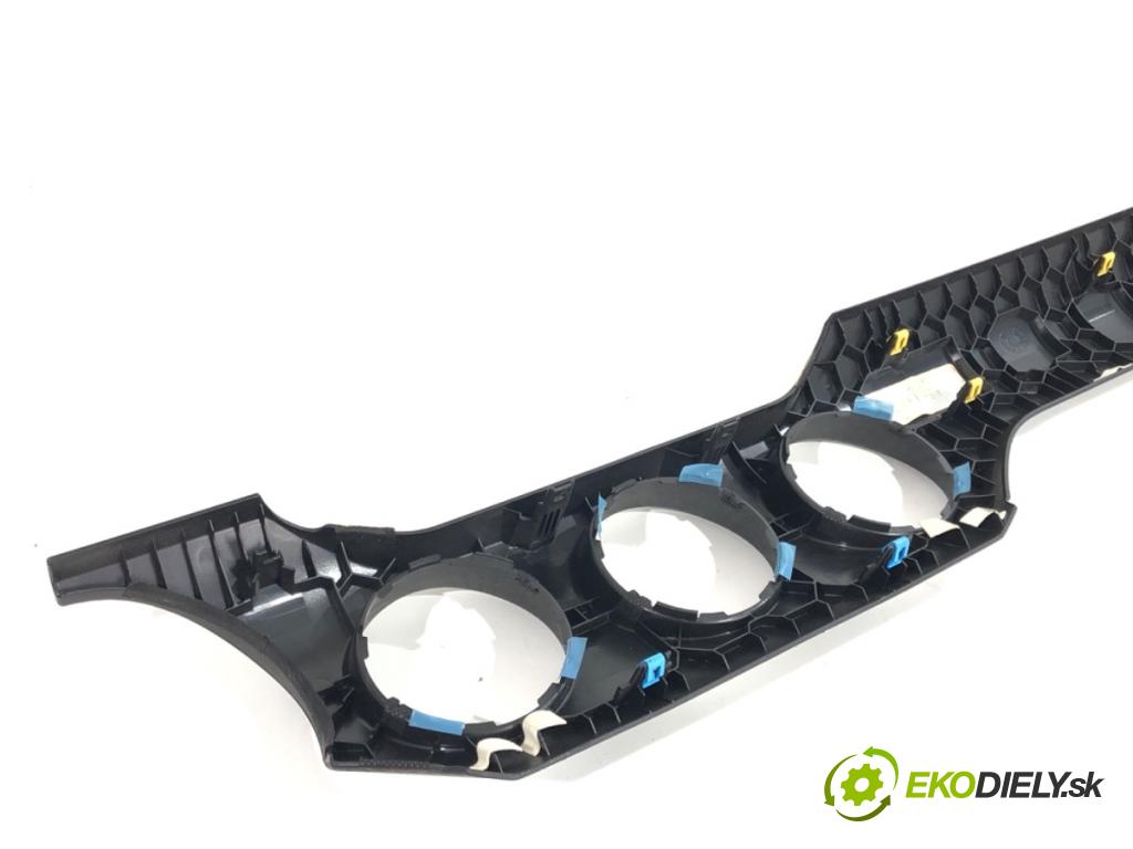 FORD USA MUSTANG VI coupe 2016 224 kW 3.7 V6 3726 lišta kryt FR3B-13D168-A (Lišta)