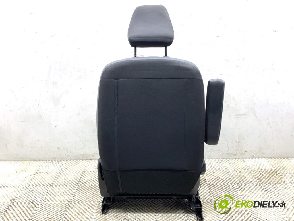 RENAULT EXPRESS Nadwozie pełne/minivan 2022 70 kW 1.5 Blue dCi 95 (F6AB) 1461 sedadlo levý přední část