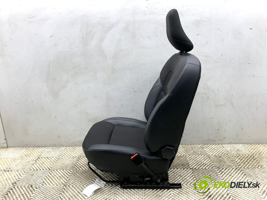 RENAULT EXPRESS Nadwozie pełne/minivan 2022 70 kW 1.5 Blue dCi 95 (F6AB) 1461 sedadlo pravý přední část