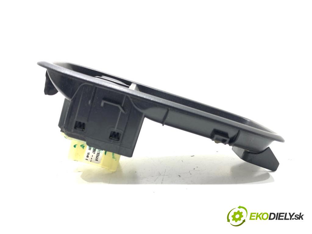 RENAULT EXPRESS Nadwozie pełne/minivan 2022 70 kW 1.5 Blue dCi 95 (F6AB) 1461 Prepínač okien 809619758R (Prepínacie páčky pod volantom)