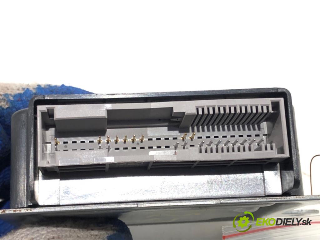 RENAULT EXPRESS Nadwozie pełne/minivan 2022 70 kW 1.5 Blue dCi 95 (F6AB) 1461 senzor airbag 985109033R (Snímač)