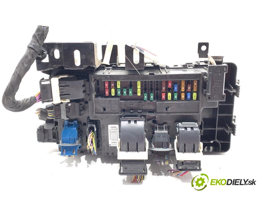 FORD USA MUSTANG VI coupe 2016 224 kW 3.7 V6 3726 modul BSI GR3T-15604-HFD (Pojistková skříňka)